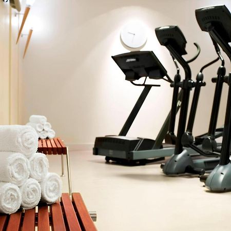 Le Meridien Hamburg Hamburgo Exterior foto Elliptical cross trainer