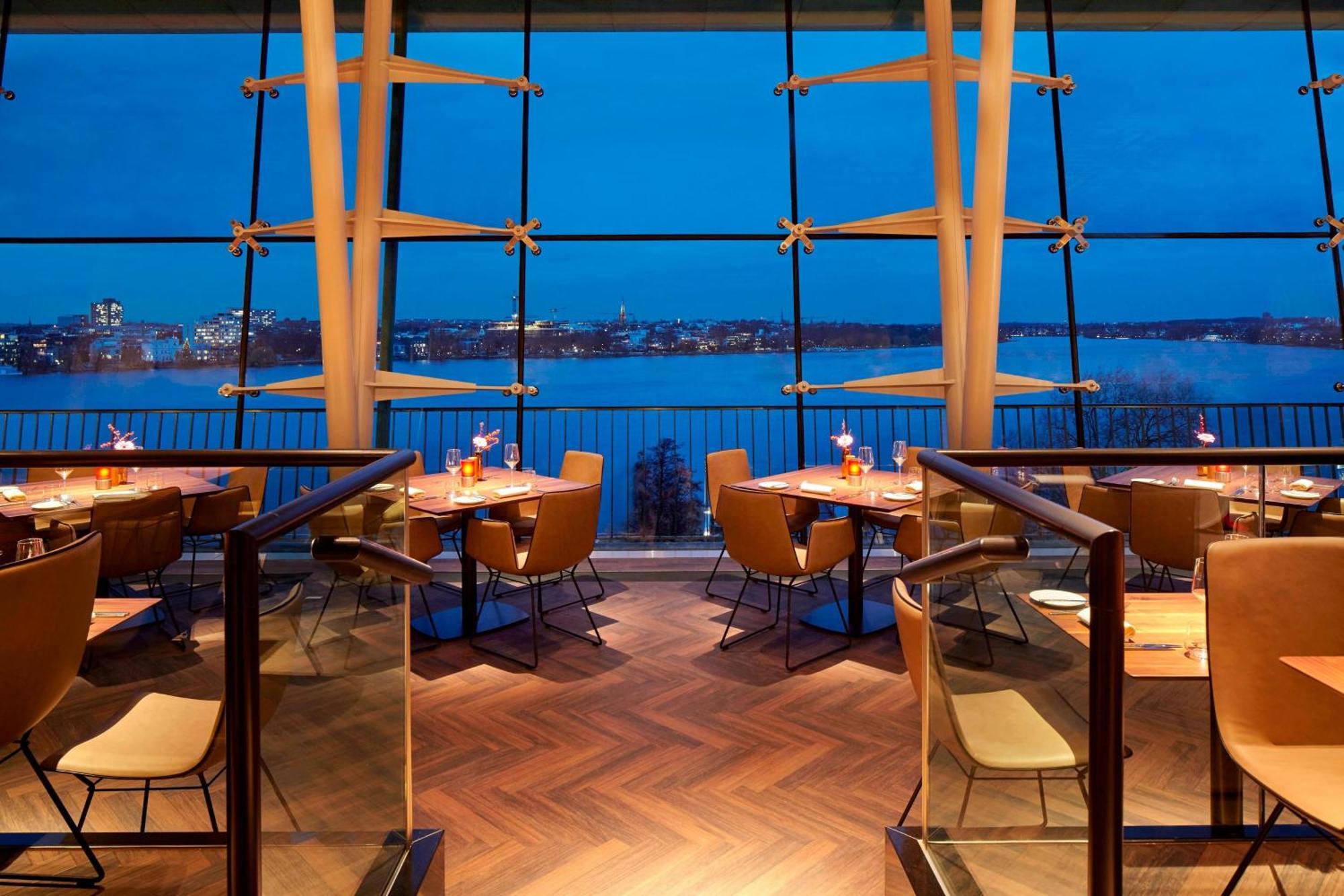Le Meridien Hamburg Hamburgo Exterior foto Restaurant